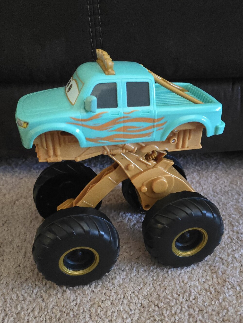 Disney Pixar Cars On The Road Circus Stunt Ivy Toy Jumping Monster Truck